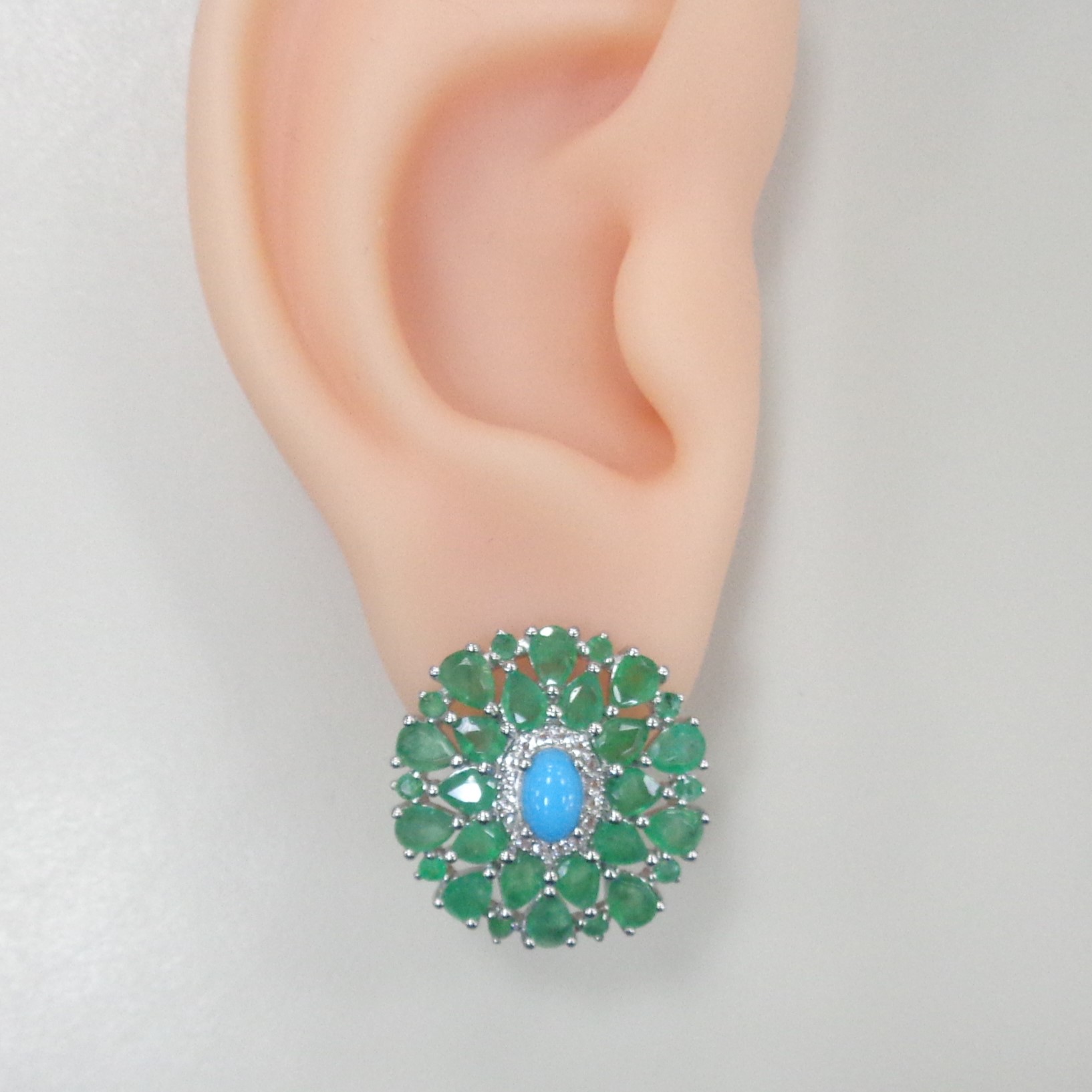 Серебряные серьги с бирюзой и изумрудами